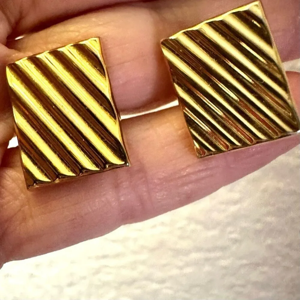 Gold tone vintage cufflinks